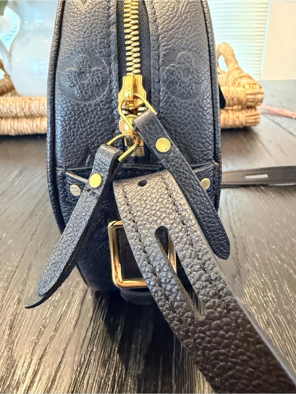LV Cross Body Empreinte Boite Chapeau Souple MM Black